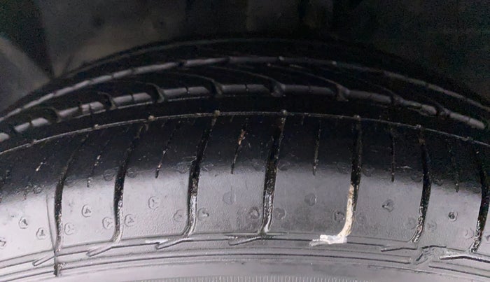 2020 Ford FREESTYLE TITANIUM 1.2 TI-VCT MT, Petrol, Manual, 16,900 km, Left Front Tyre Tread