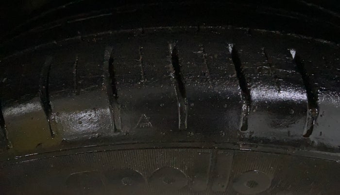 2017 Hyundai i20 Active 1.2 SX, Petrol, Manual, 21,209 km, Right Front Tyre Tread