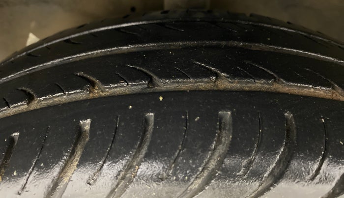2011 Hyundai Santro Xing GL PLUS, Petrol, Manual, 57,673 km, Left Front Tyre Tread