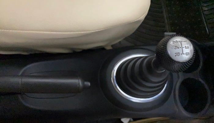 2015 Honda Brio S MT, Petrol, Manual, 25,333 km, Gear Lever