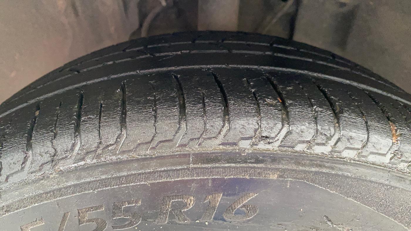 2020 Tata ALTROZ XZ PETROL, Petrol, Manual, 72,873 km, Left Front Tyre Tread