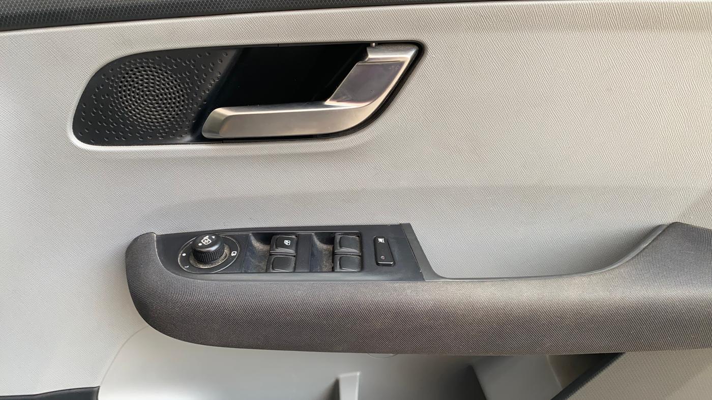 2020 Tata ALTROZ XZ PETROL, Petrol, Manual, 72,873 km, Driver Side Door Panels Control