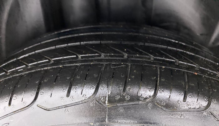 2019 Skoda Rapid STYLE 1.5 TDI AT, Diesel, Automatic, 1,07,669 km, Right Rear Tyre Tread
