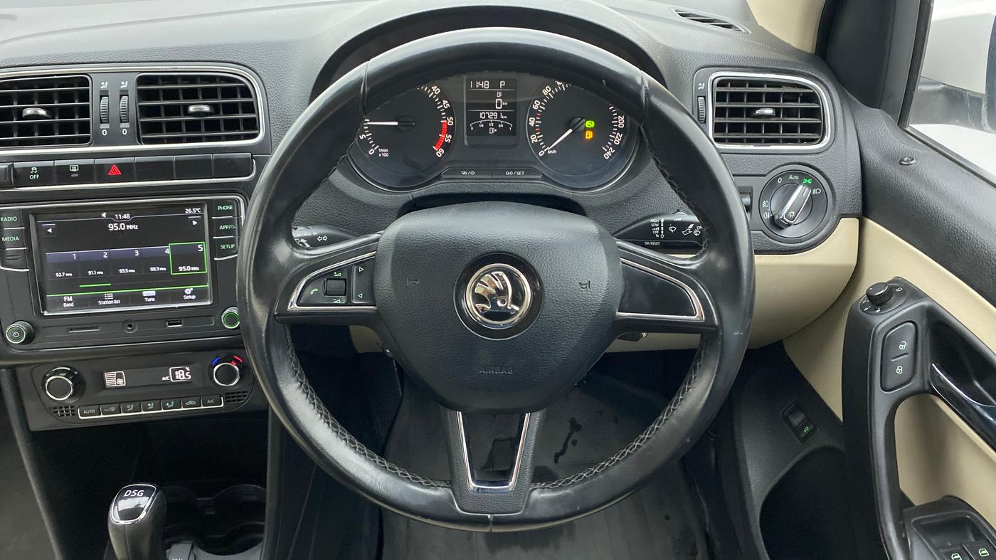 2019 Skoda Rapid STYLE 1.5 TDI AT, CNG, Automatic, 1,07,669 km, Steering Wheel Close Up