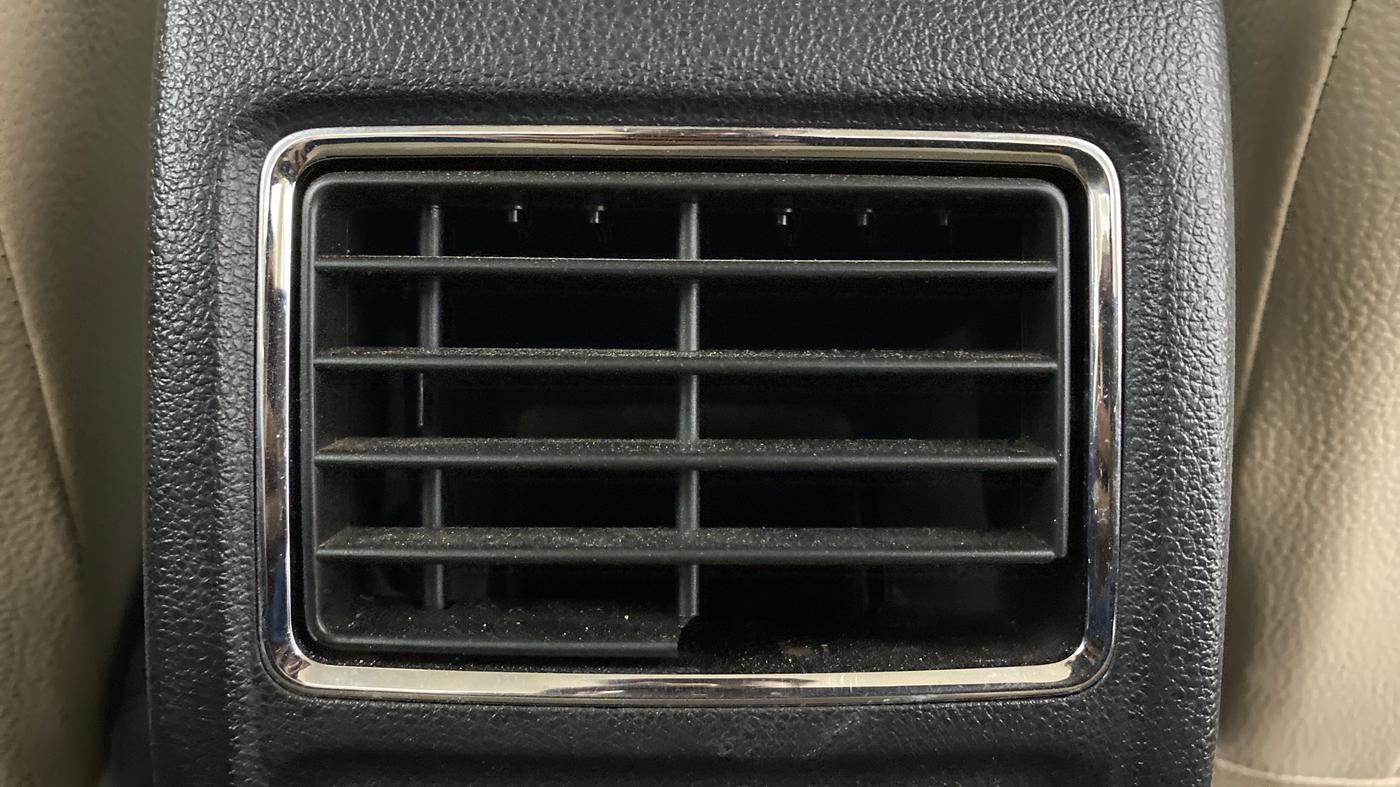 2019 Skoda Rapid STYLE 1.5 TDI AT, CNG, Automatic, 1,07,669 km, Rear AC Vents
