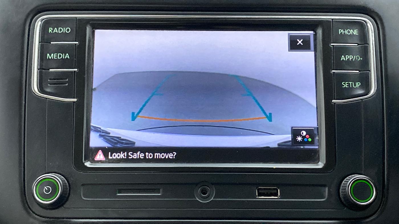 2019 Skoda Rapid STYLE 1.5 TDI AT, CNG, Automatic, 1,07,669 km, Parking Camera