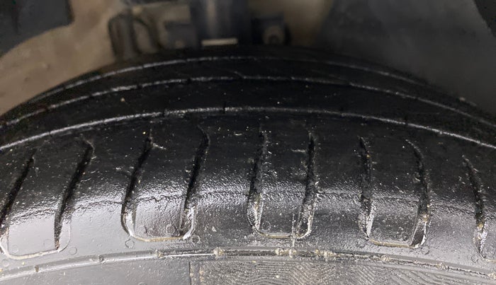 2019 Skoda Rapid STYLE 1.5 TDI AT, Diesel, Automatic, 1,07,669 km, Right Front Tyre Tread