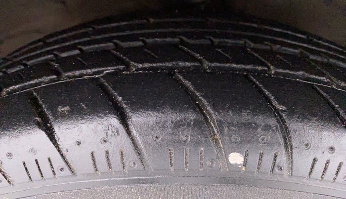 2012 Hyundai i10 SPORTZ 1.2 AT KAPPA2, Petrol, Automatic, 72,554 km, Right Front Tyre Tread