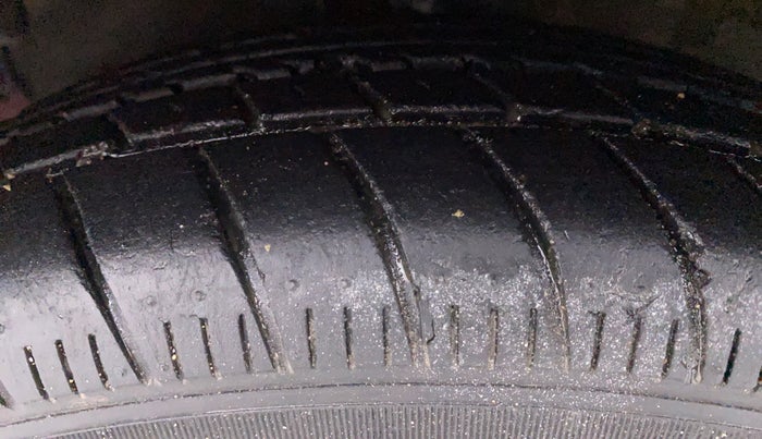 2012 Hyundai i10 SPORTZ 1.2 AT KAPPA2, Petrol, Automatic, 72,554 km, Left Front Tyre Tread