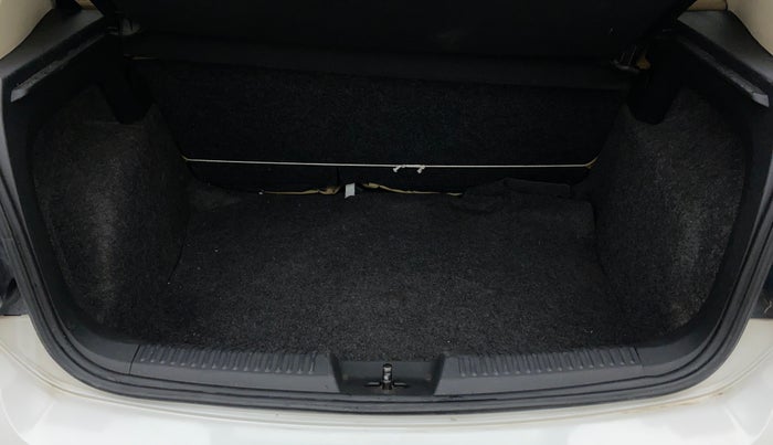 2017 Volkswagen Polo HIGHLINE1.2L PETROL, Petrol, Manual, 52,489 km, Boot Inside