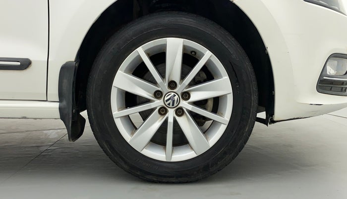 2017 Volkswagen Polo HIGHLINE1.2L PETROL, Petrol, Manual, 52,489 km, Right Front Wheel