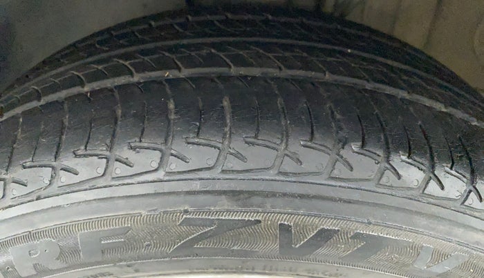 2017 Volkswagen Polo HIGHLINE1.2L PETROL, Petrol, Manual, 52,489 km, Left Front Tyre Tread