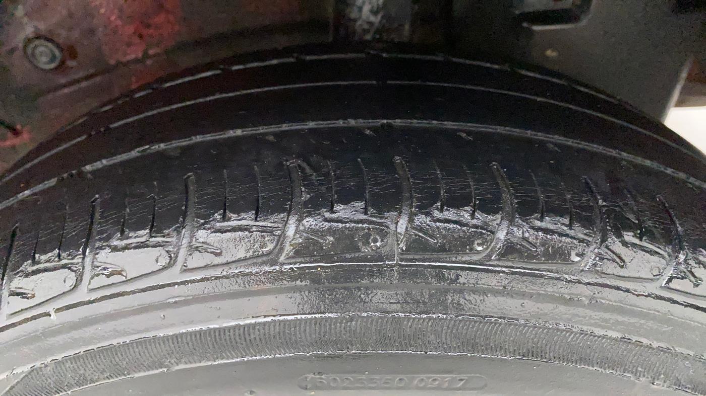 2011 Toyota Etios G, Petrol, Manual, 98,011 km, Left Rear Tyre Tread