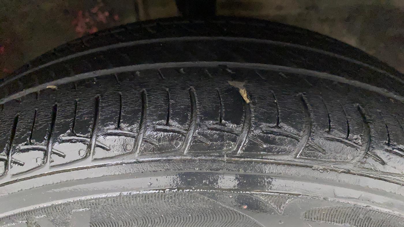 2011 Toyota Etios G, Petrol, Manual, 98,011 km, Right Front Tyre Tread
