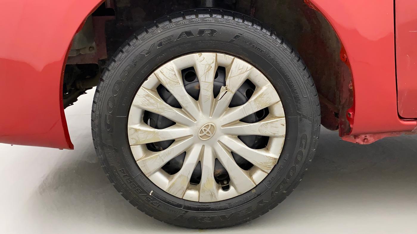 2011 Toyota Etios G, Petrol, Manual, 98,011 km, Left Front Wheel