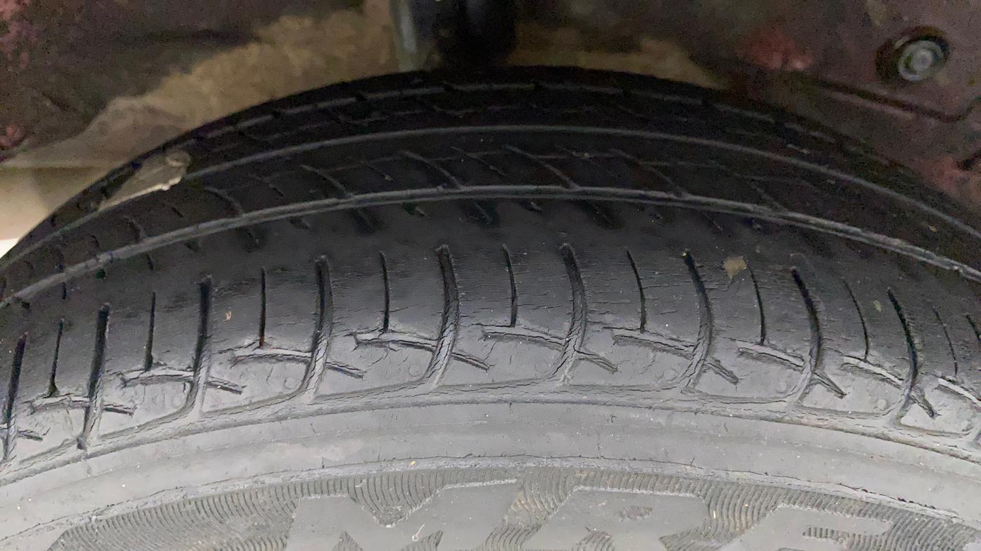 2011 Toyota Etios G, Petrol, Manual, 98,011 km, Right Rear Tyre Tread