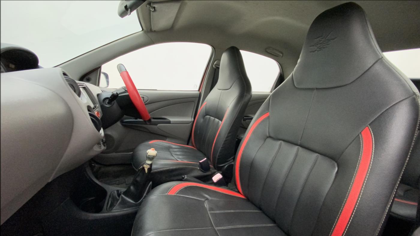 2011 Toyota Etios G, Petrol, Manual, 98,011 km, Right Side Front Door Cabin