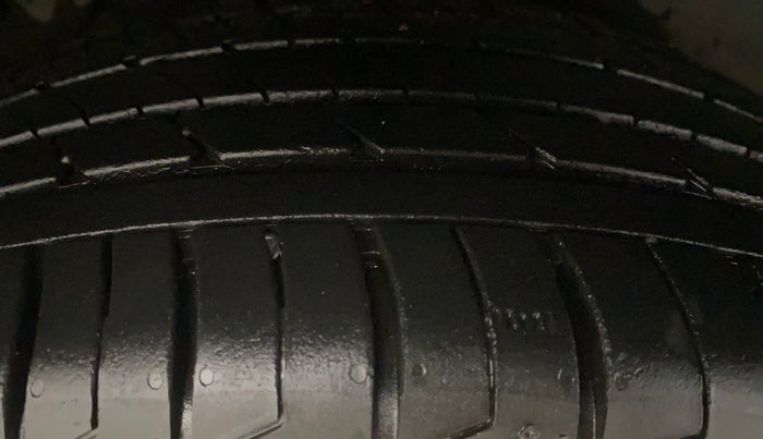 2017 Hyundai Creta SX PLUS AT 1.6 PETROL, Petrol, Automatic, 86,080 km, Right Rear Tyre Tread