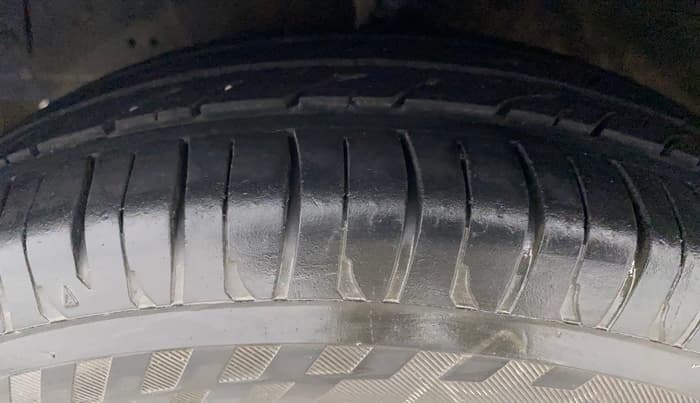 2014 Hyundai Eon 1.0 MAGNA +, Petrol, Manual, 37,578 km, Left Front Tyre Tread