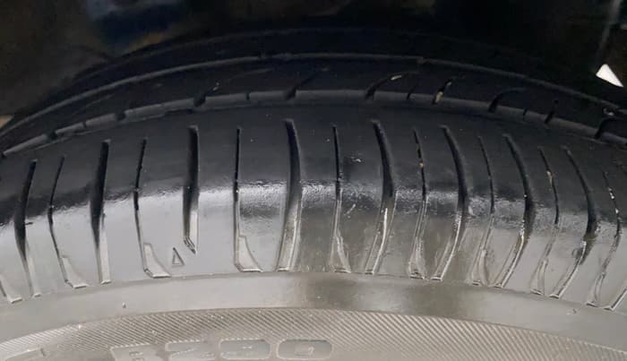 2014 Hyundai Eon 1.0 MAGNA +, Petrol, Manual, 37,578 km, Left Rear Tyre Tread