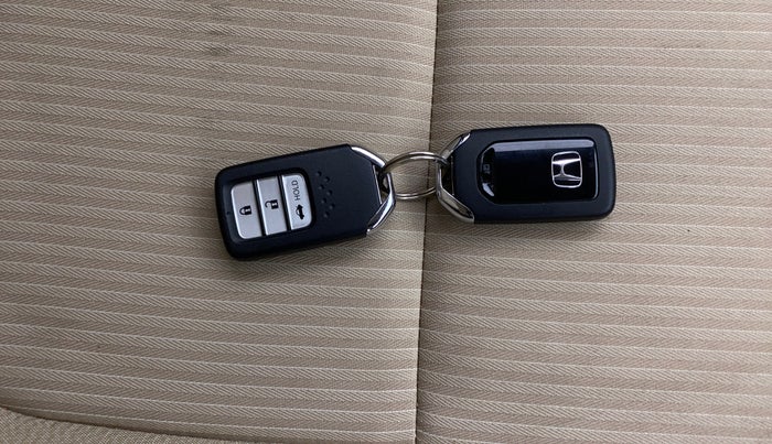 2019 Honda Amaze 1.2L I-VTEC V CVT, Petrol, Automatic, 27,585 km, Key Close Up