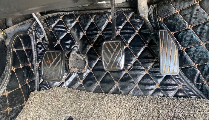 2017 Maruti Baleno ALPHA PETROL 1.2, Petrol, Manual, 1,33,987 km, Pedals