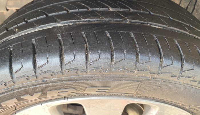 2017 Maruti Baleno ALPHA PETROL 1.2, Petrol, Manual, 1,33,987 km, Left Front Tyre Tread