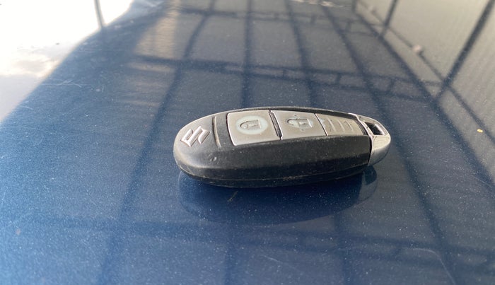 2017 Maruti Baleno ALPHA PETROL 1.2, Petrol, Manual, 1,33,987 km, Key Close Up