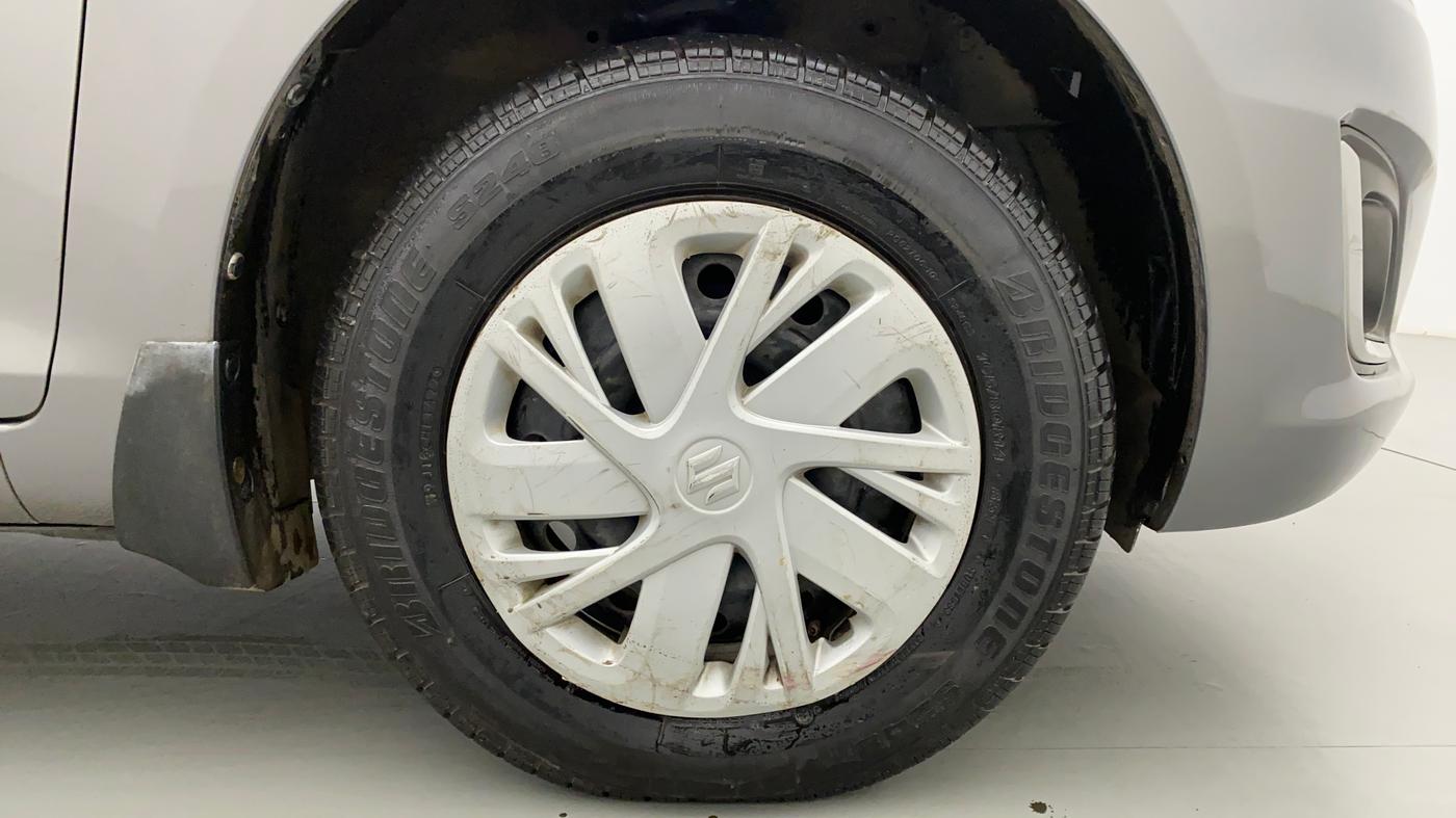 2015 Maruti Swift VXI, Petrol, Manual, 52,794 km, Right Front Wheel