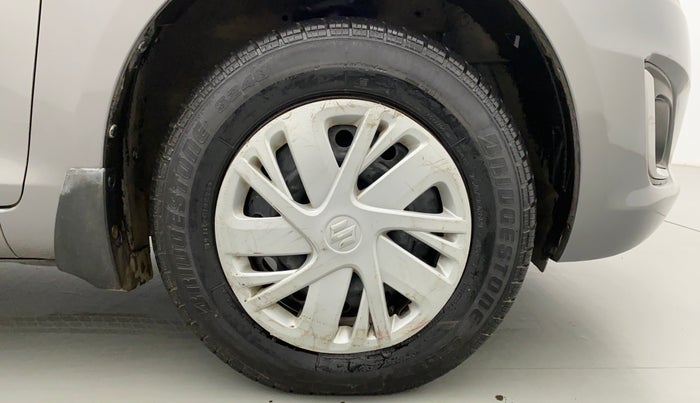 2015 Maruti Swift VXI, Petrol, Manual, 52,794 km, Right Front Wheel