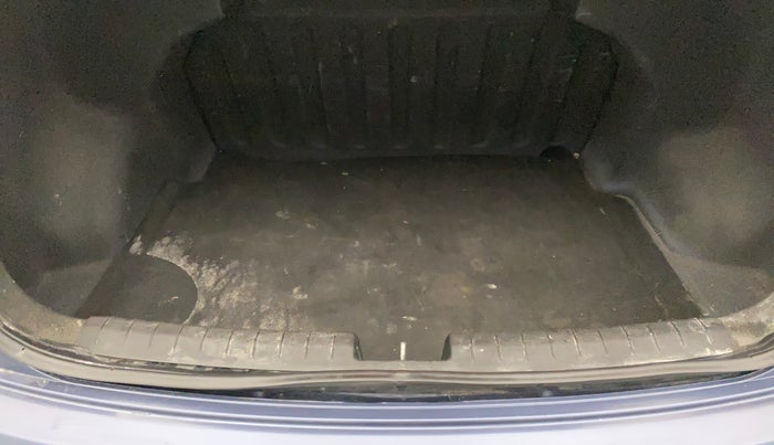 2015 Hyundai Xcent SX 1.2, Petrol, Manual, 68,665 km, Boot Inside