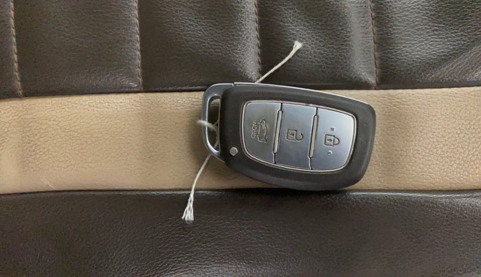 2015 Hyundai Xcent SX 1.2, Petrol, Manual, 68,665 km, Key Close Up