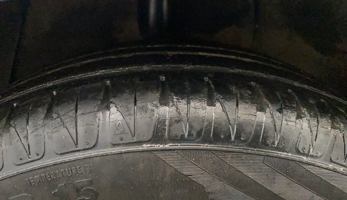 2015 Hyundai Xcent SX 1.2, Petrol, Manual, 68,665 km, Right Rear Tyre Tread