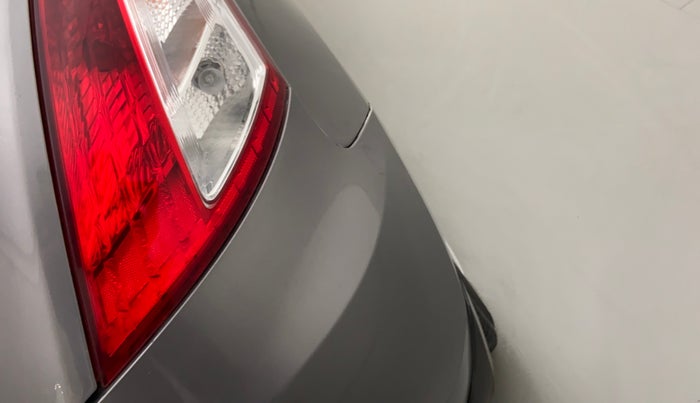 2015 Maruti Swift VXI D, Petrol, Manual, 45,212 km, Rear bumper - Minor scratches
