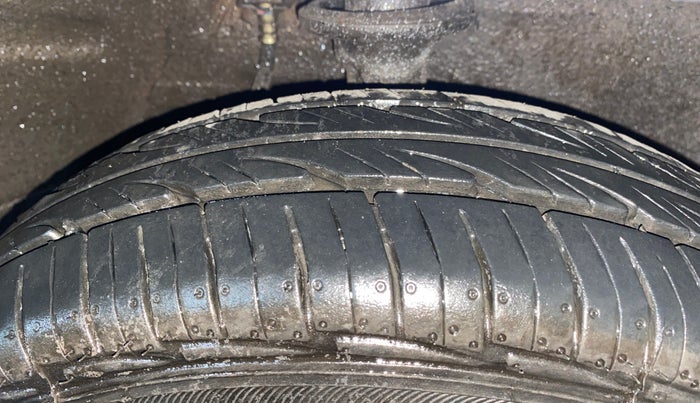 2018 Maruti Alto 800 VXI, Petrol, Manual, 32,990 km, Right Front Tyre Tread