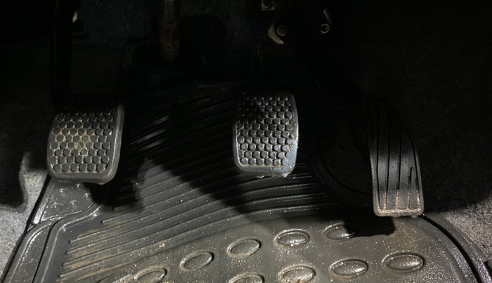 2018 Maruti Alto 800 VXI, Petrol, Manual, 32,990 km, Pedals