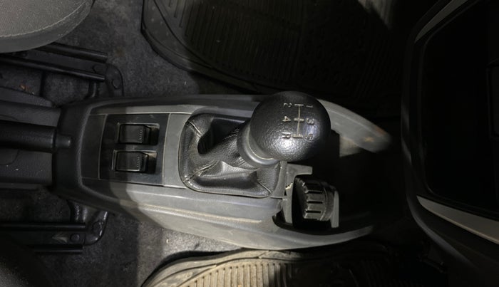 2018 Maruti Alto 800 VXI, Petrol, Manual, 32,990 km, Gear Lever