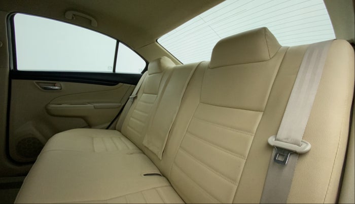 2014 Maruti Ciaz VXI, Petrol, Manual, 1,00,339 km, Right Side Rear Door Cabin