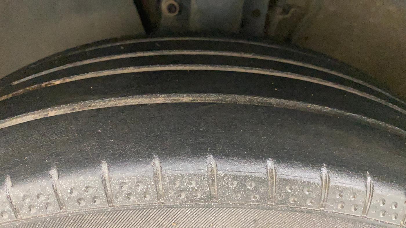 2012 Volkswagen Polo TRENDLINE 1.2L DIESEL, Diesel, Manual, 1 km, Left Front Tyre Tread
