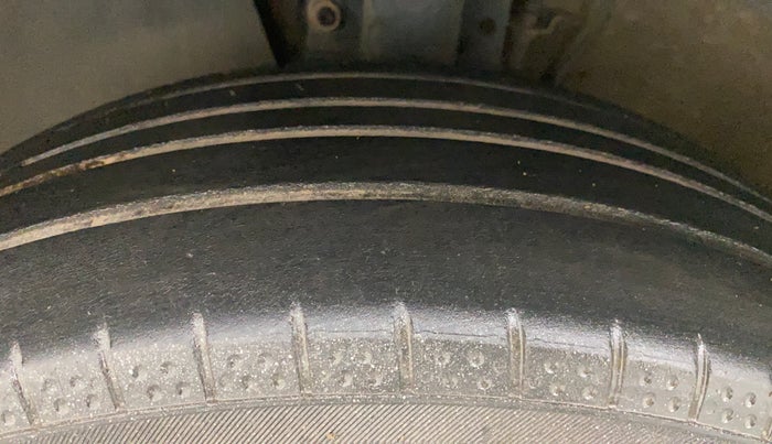 2012 Volkswagen Polo TRENDLINE 1.2L DIESEL, Diesel, Manual, 1 km, Left Front Tyre Tread