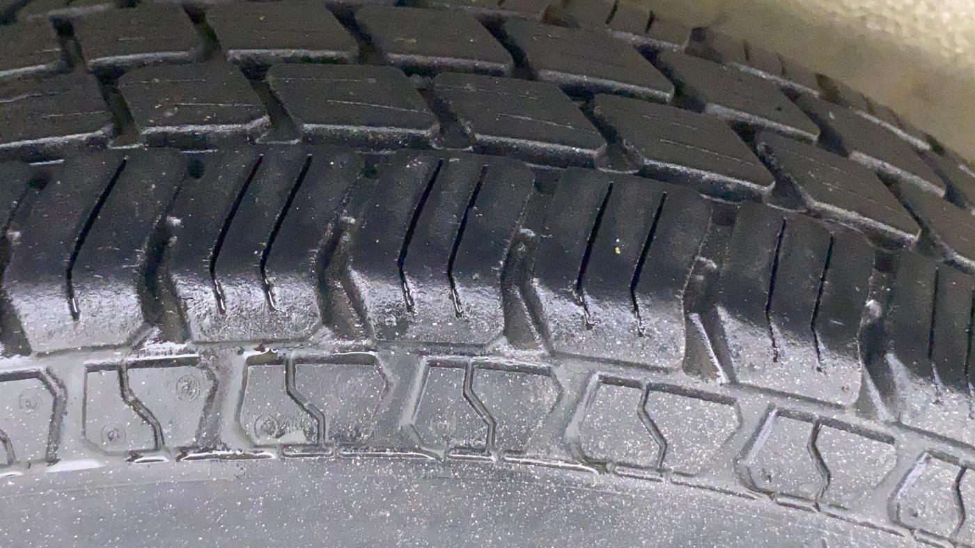 2010 Maruti Wagon R 1.0 LXI, Petrol, Manual, 50,996 km, Right Rear Tyre Tread