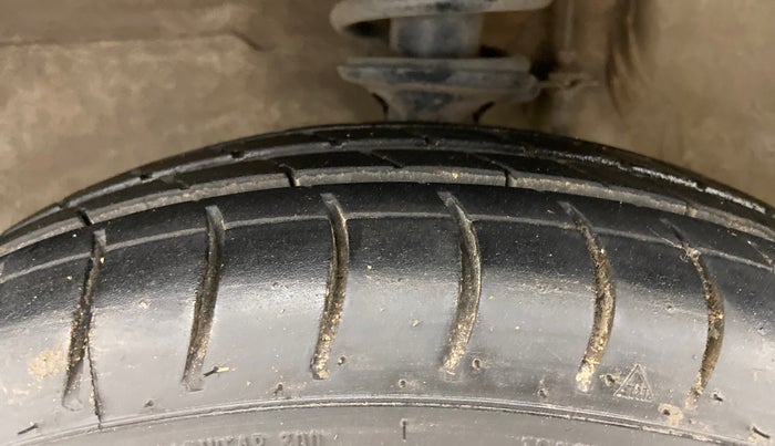 2013 Maruti Alto 800 LXI, Petrol, Manual, 58,589 km, Left Front Tyre Tread