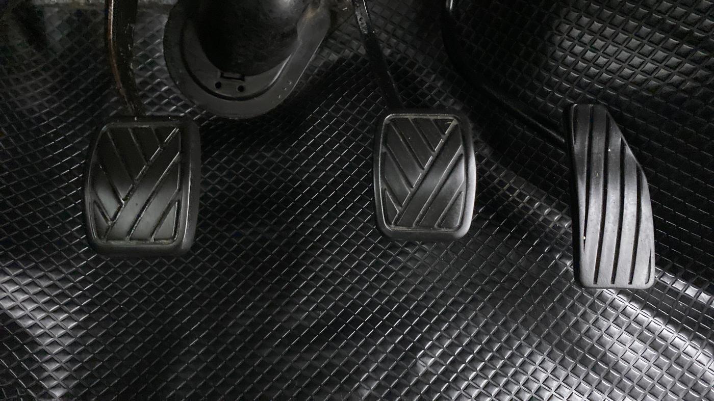 2014 Maruti Wagon R 1.0 VXI, Petrol, Manual, 1,14,527 km, Pedals