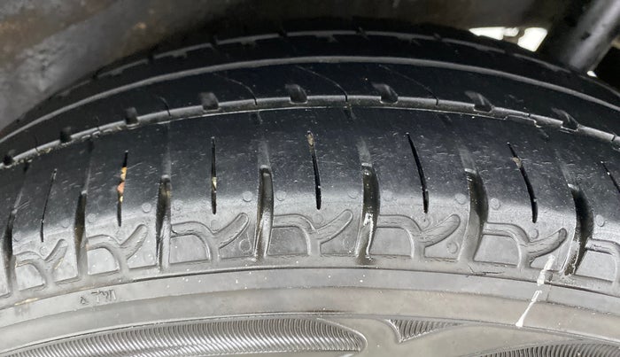 2014 Maruti Wagon R 1.0 VXI, Petrol, Manual, 1,14,527 km, Left Rear Tyre Tread