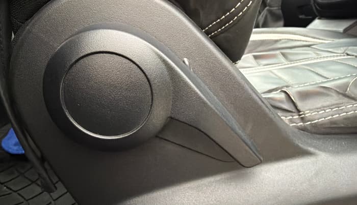 2025 Tata PUNCH PURE MT, Petrol, Manual, 11,082 km, Driver Side Adjustment Panel