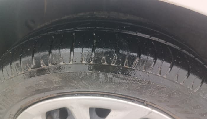 2017 Hyundai Grand i10 SPORTZ (O) 1.2 KAPPA VTVT, Petrol, Manual, 36,753 km, Left Front Tyre Tread