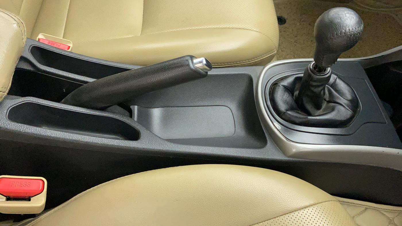 2018 Honda City V MT PETROL, Petrol, Manual, 71,080 km, Gear Lever