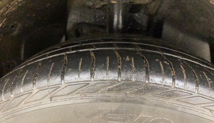 2018 Tata NEXON XMA DIESEL, Diesel, Automatic, 1,03,887 km, Right Front Tyre Tread