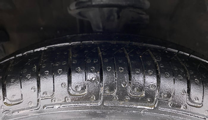 2010 Hyundai i10 MAGNA 1.2, Petrol, Manual, 65,303 km, Left Front Tyre Tread