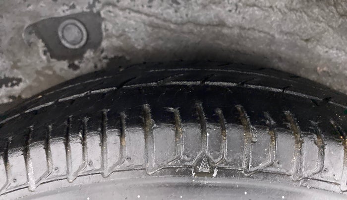 2010 Hyundai i10 MAGNA 1.2, Petrol, Manual, 65,303 km, Right Rear Tyre Tread